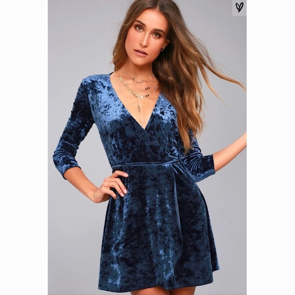 NWT Lulu’s Crushed Velvet Wrap Dress